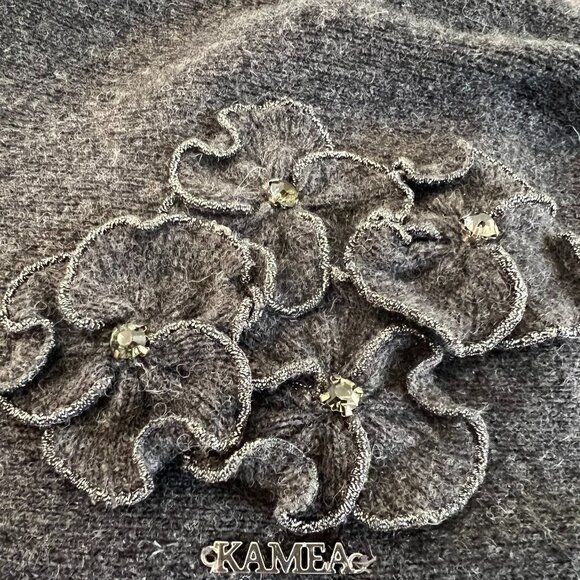 Womens Warm 100% Mixed Wool Hat Floral Gray By Kamea NWT